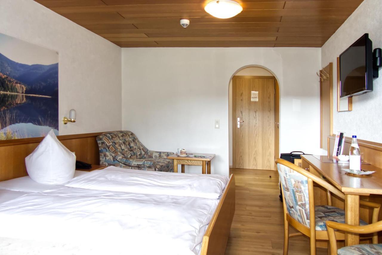 Garnihotel Zur Linde - Bayerischer Wald - Aktivcard Mit 154 Kostenfreien Leistungen - Kostenloser Parkplatz Lohberg Bagian luar foto