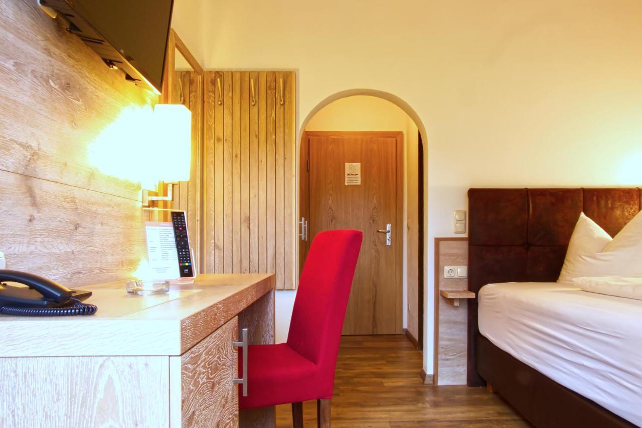 Garnihotel Zur Linde - Bayerischer Wald - Aktivcard Mit 154 Kostenfreien Leistungen - Kostenloser Parkplatz Lohberg Bagian luar foto