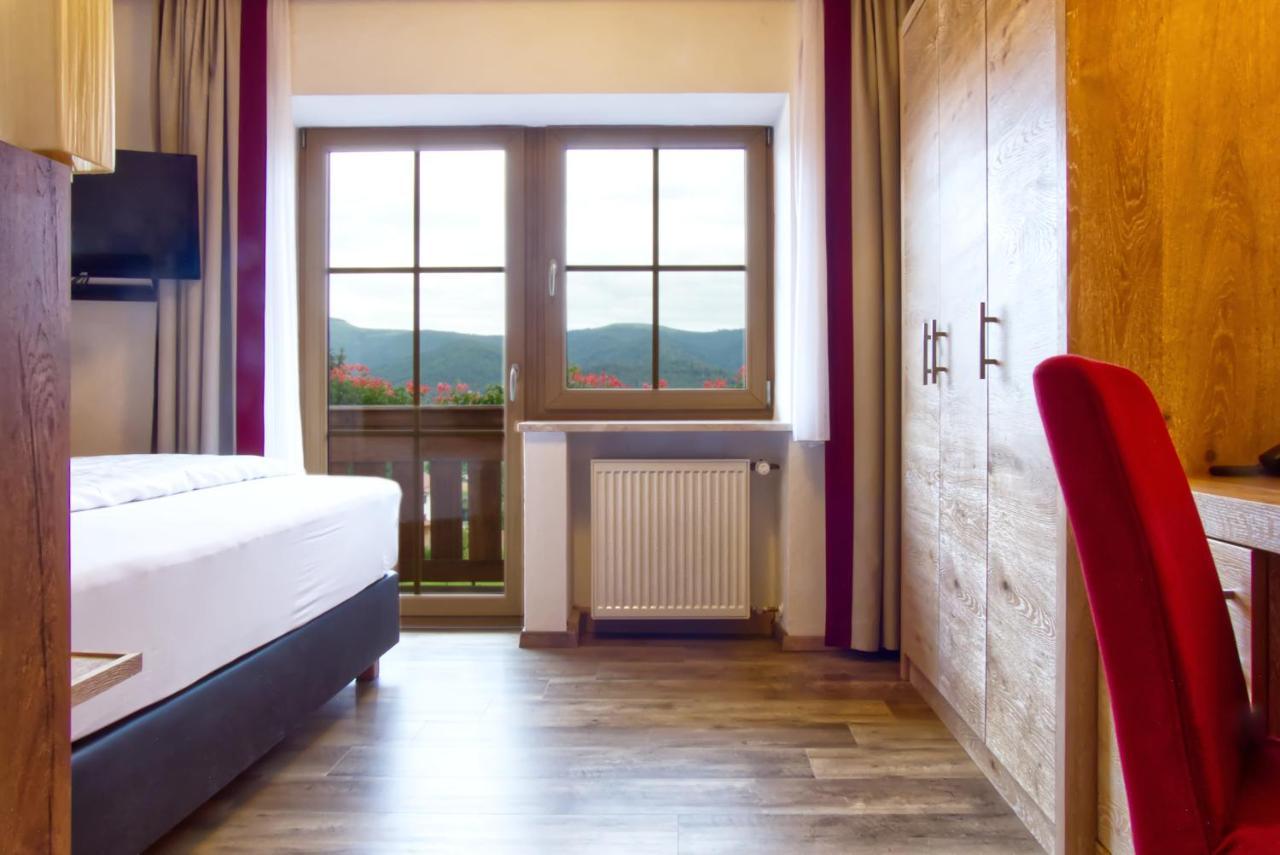 Garnihotel Zur Linde - Bayerischer Wald - Aktivcard Mit 154 Kostenfreien Leistungen - Kostenloser Parkplatz Lohberg Bagian luar foto
