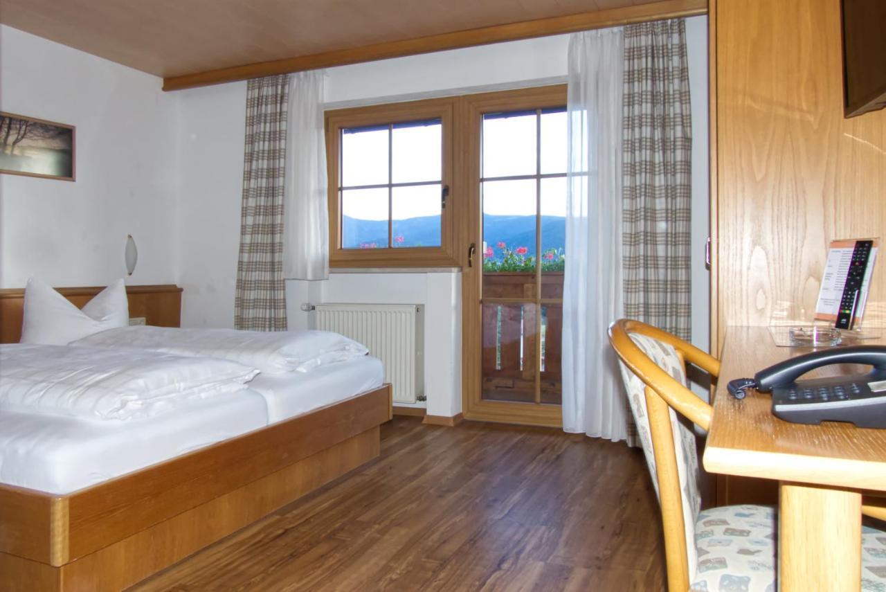 Garnihotel Zur Linde - Bayerischer Wald - Aktivcard Mit 154 Kostenfreien Leistungen - Kostenloser Parkplatz Lohberg Bagian luar foto